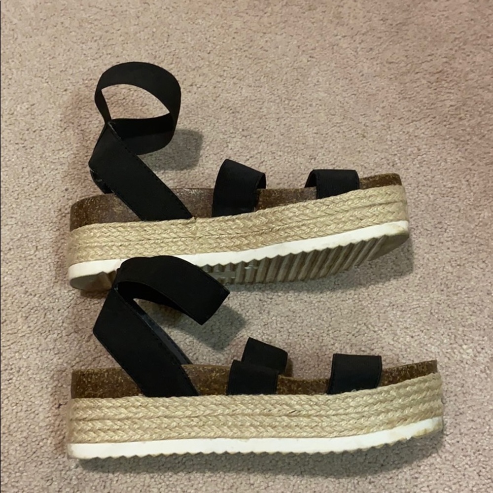 MADDEN GIRL platform sandals